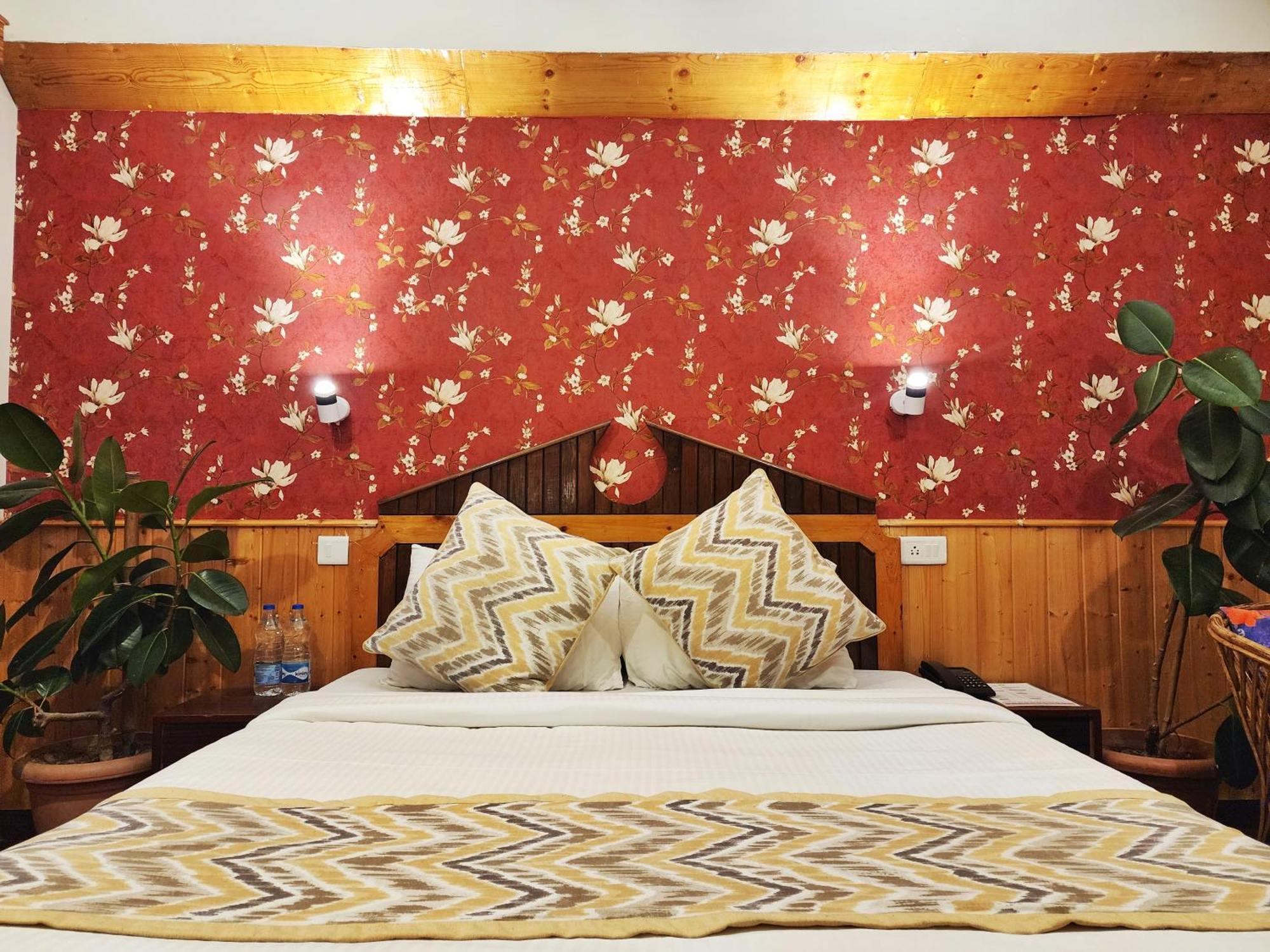 Hotel Pineview Shimla Eksteriør bilde