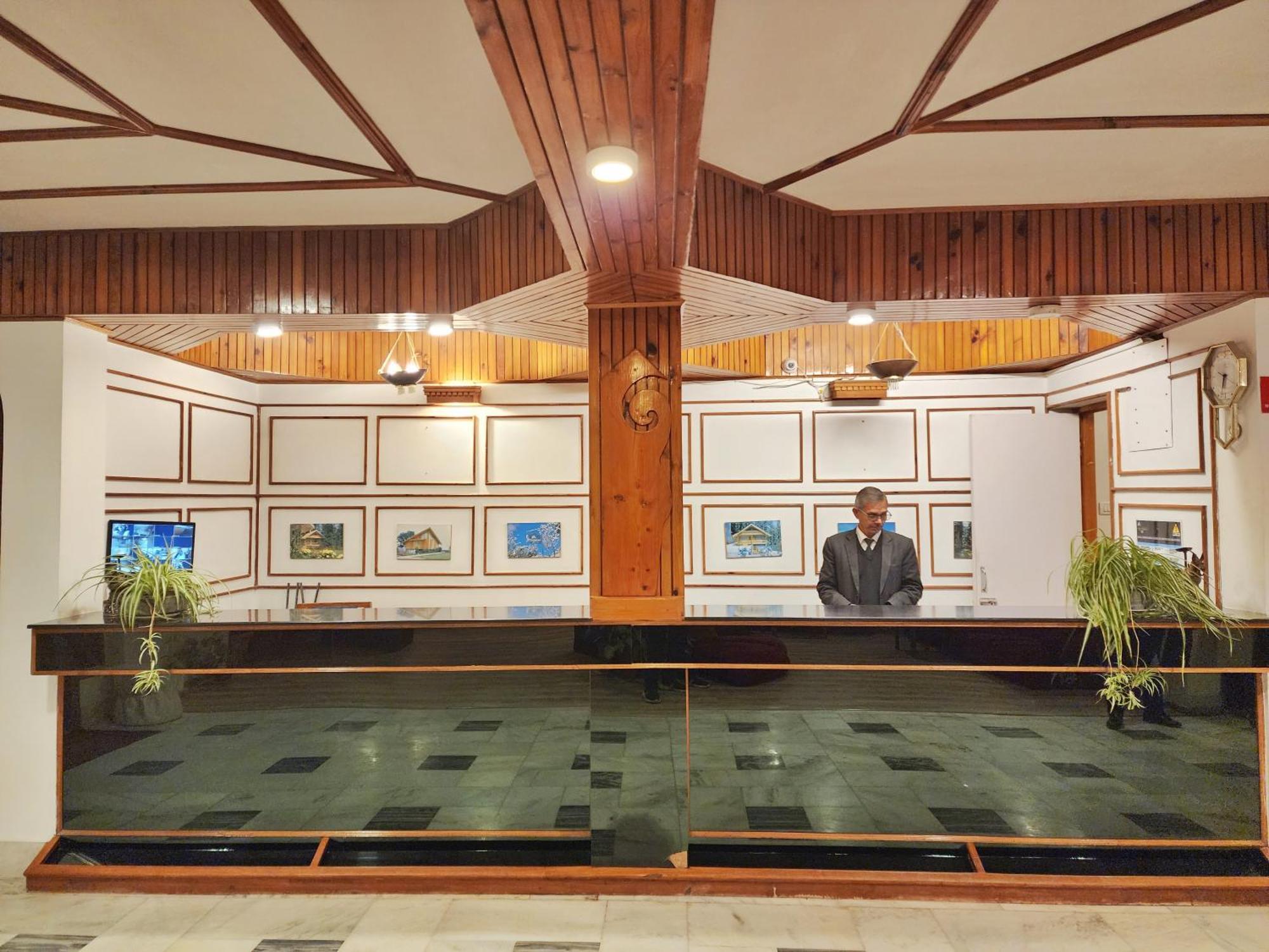 Hotel Pineview Shimla Eksteriør bilde