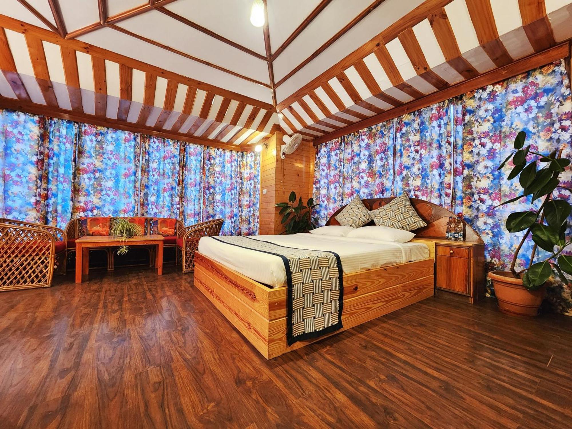 Hotel Pineview Shimla Eksteriør bilde