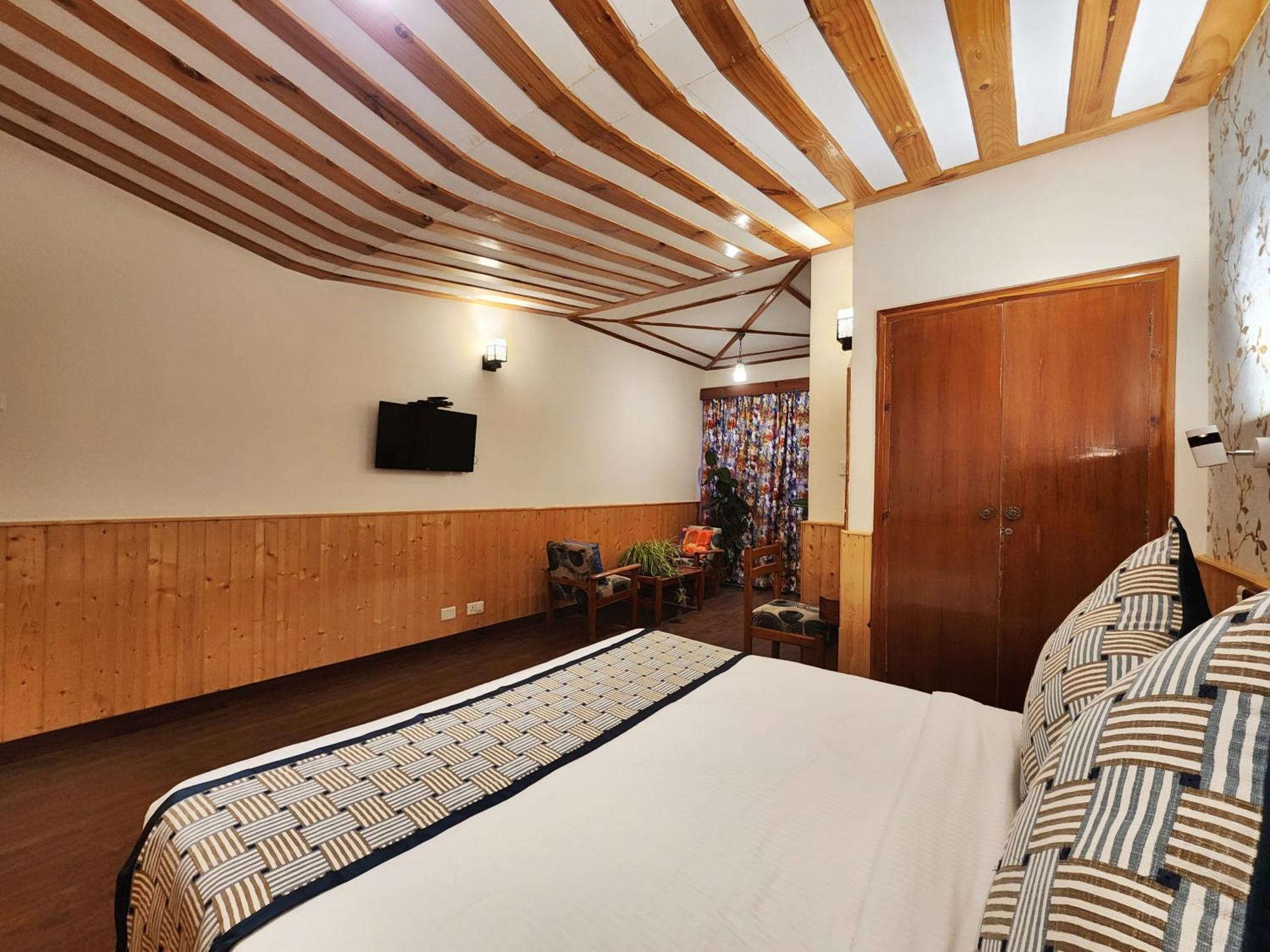 Hotel Pineview Shimla Eksteriør bilde