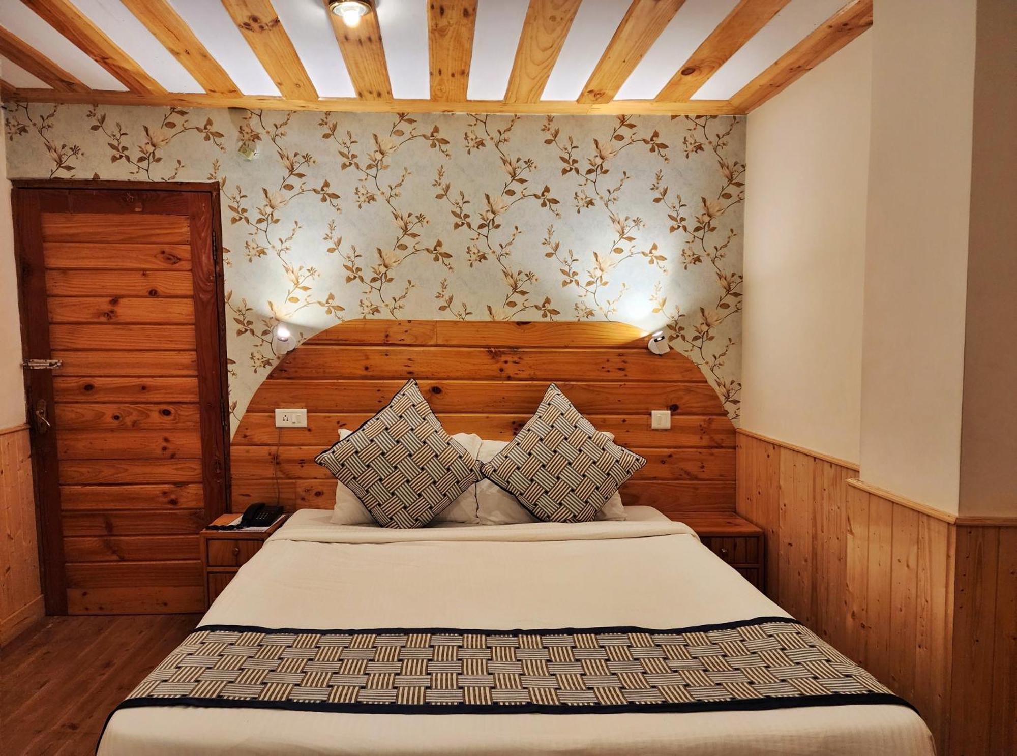 Hotel Pineview Shimla Eksteriør bilde