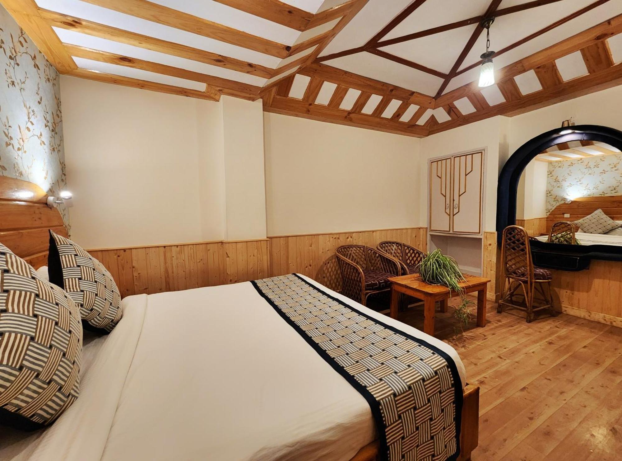 Hotel Pineview Shimla Eksteriør bilde
