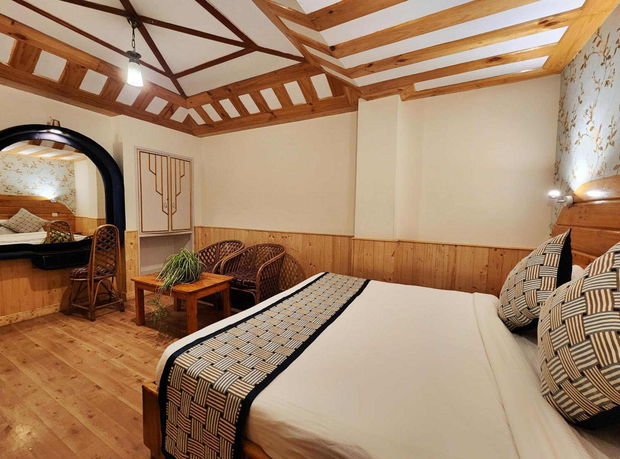 Hotel Pineview Shimla Eksteriør bilde